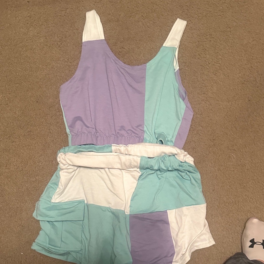 Color Block Sleeveles Crop and Shorts